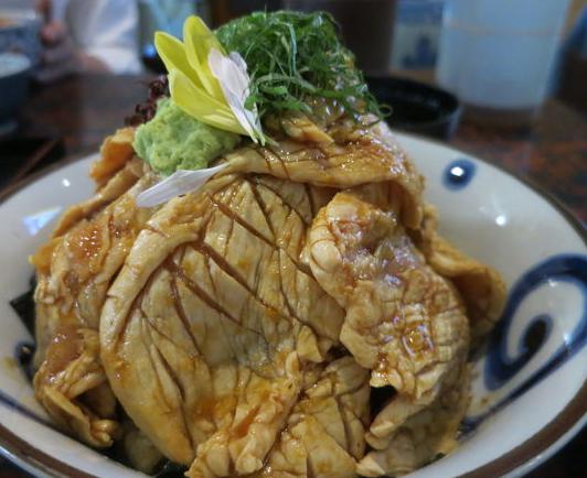 よね屋～とりわさ丼が人気の居酒屋